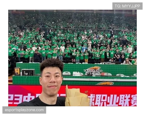 张镇麟连续三个回合折返跑封盖，成防守回合经典镜头